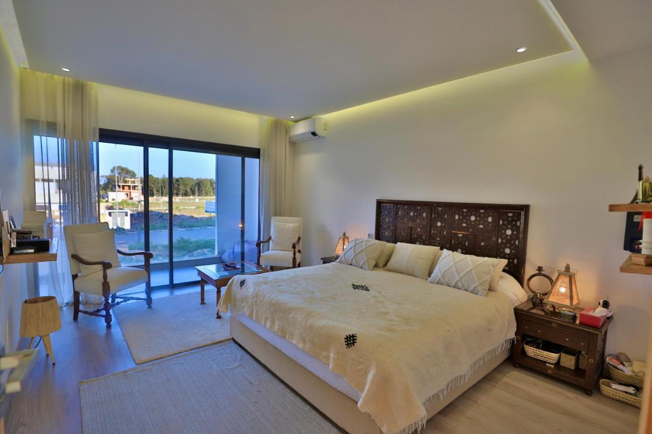 Moon House Villa Ville Nouvelle Exterior photo