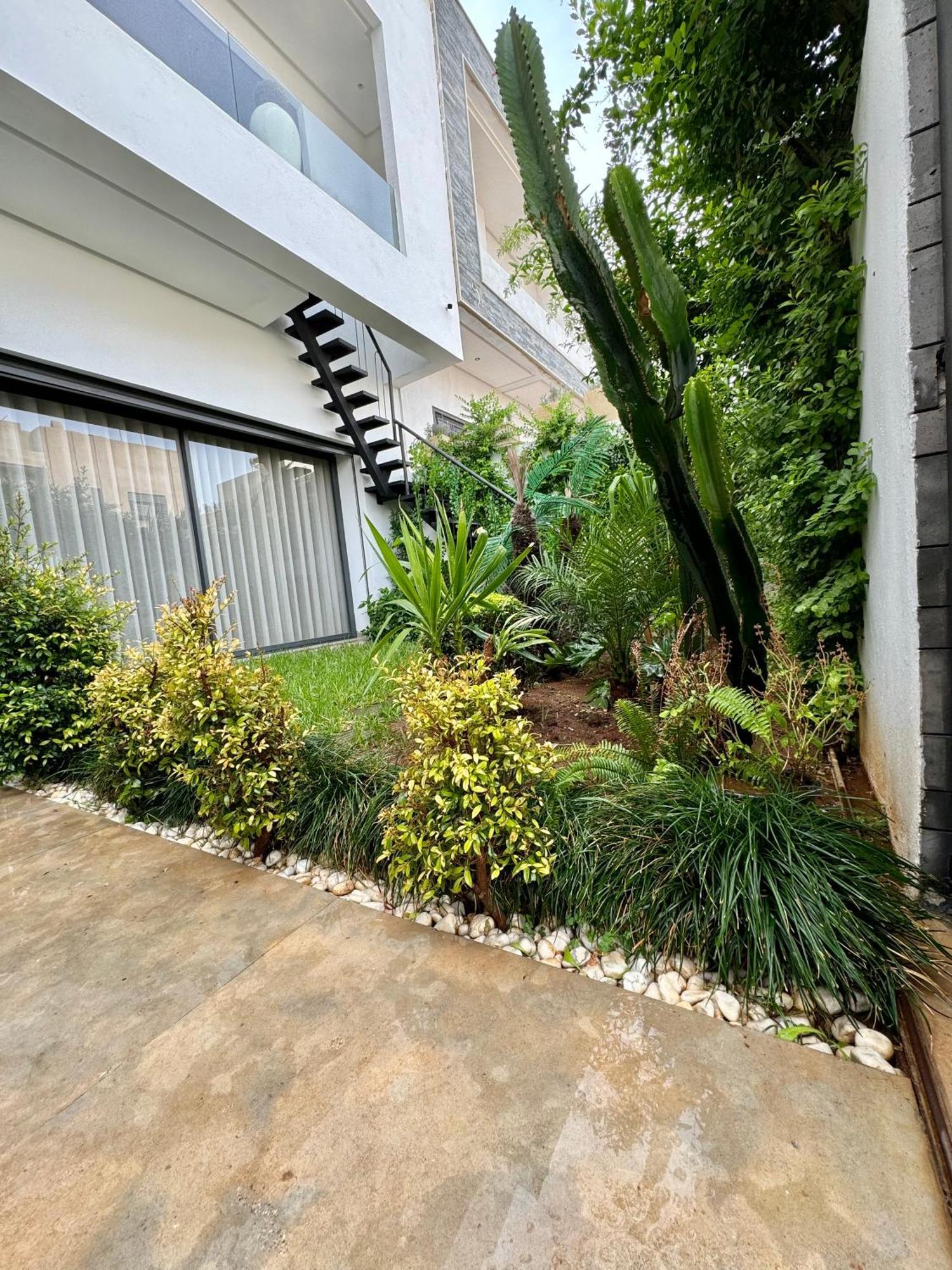Moon House Villa Ville Nouvelle Exterior photo